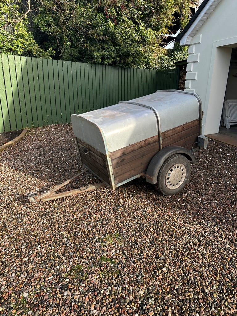 Dog trailer 