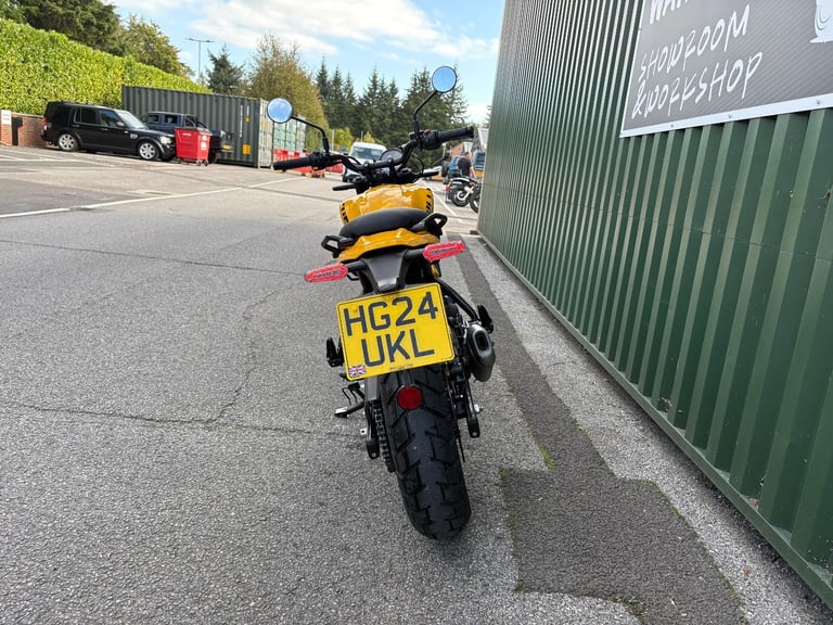 Royal Enfield GUERRILLA 450 Yellow and Black 2024 500 miles One Owner 