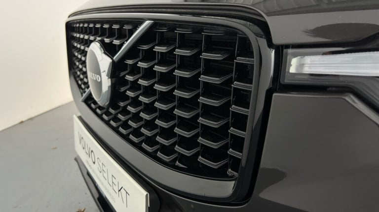 2021 Volvo XC60 B6 R-Design PRO AWD Mild Hybrid(22'Alloys, Harman Kardon, Panroof, Carplay) Estat...