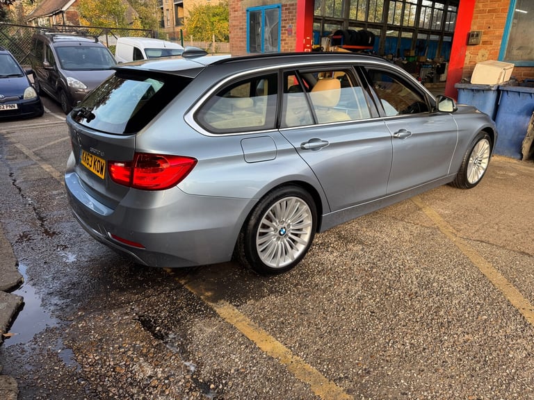 2013 BMW 3 Series 3.0 330d Luxury Touring 5dr Diesel Auto xDrive Euro 5 (s/s)