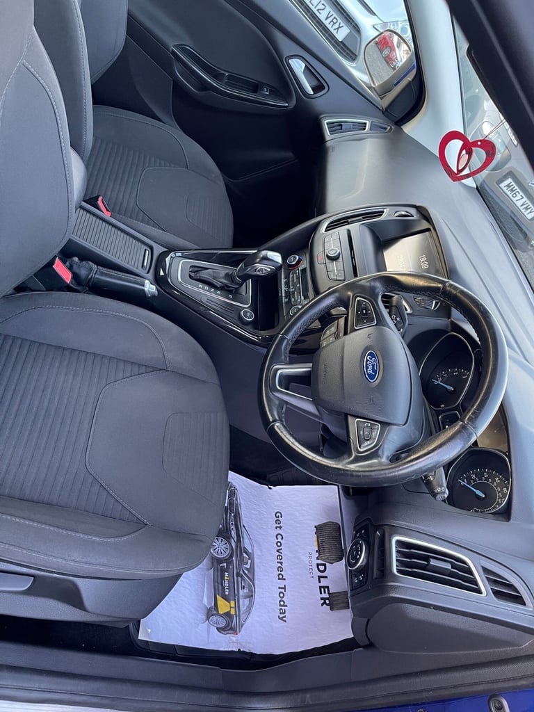 2015 Ford Focus TITANIUM 5-Door Petrol