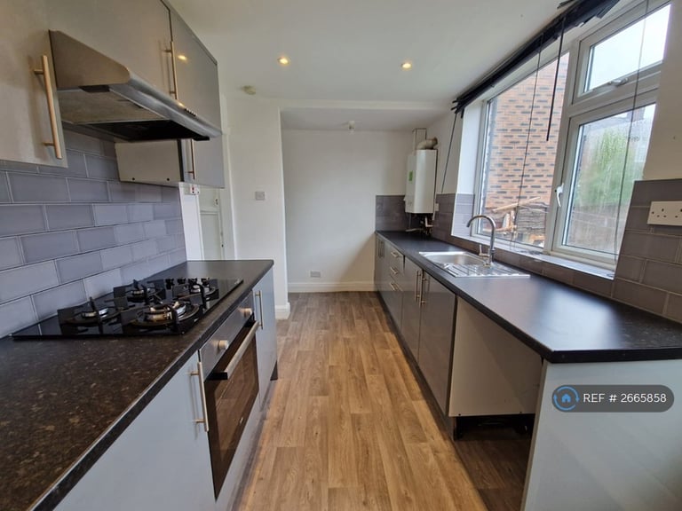 2 bedroom house in Wilton Road, Crumpsall, Manchester, M8 (2 bed) (#2665858)