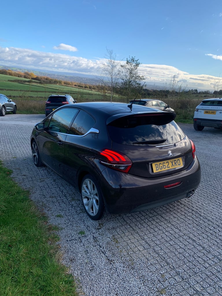 Peugeot, 208, Hatchback, 2012, Manual, 1598 (cc), 3 doors
