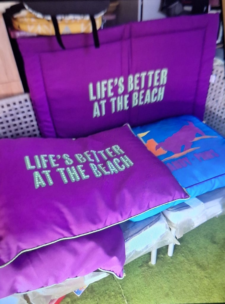 PETS AT HOME DESIGNER DOG BEDS XL BREED  TO LARGE ...