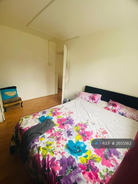 2 bedroom flat in Holme Lodge, Carlton, Nottingham, NG4 (2 bed) (#2655183)