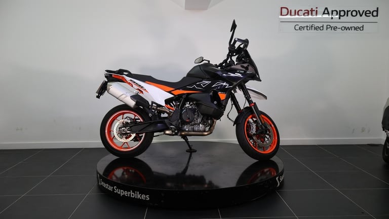 KTM 890 SMT - 2024 - 5400 MILES
