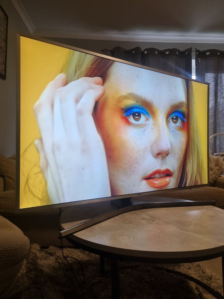 50" Samsung 4k Smart CRYSTAL ULTRA UHD LED WiFi TV with Stand and Remote £180