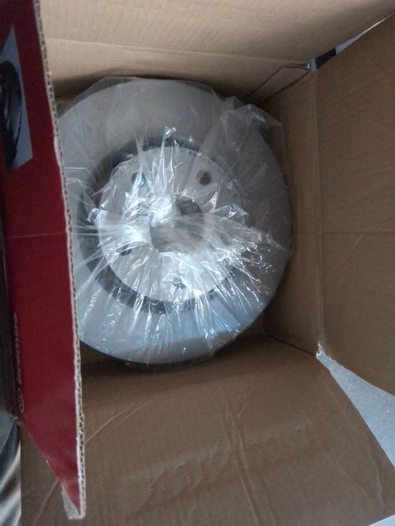 Brembo front brake discs for Lexus ES Toyota Auris, Prius Plus, RAV4