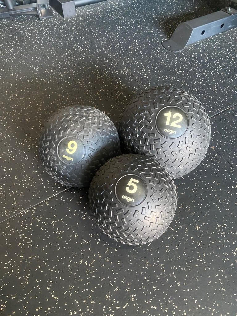 1x 12kg, 1x 9kg & 1x 5kg Origin slam balls 