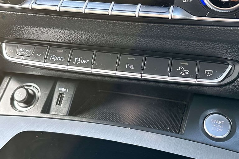 2023 Audi Q5 40 TDI Quattro S Line 5dr S Tronic SUV Diesel Automatic