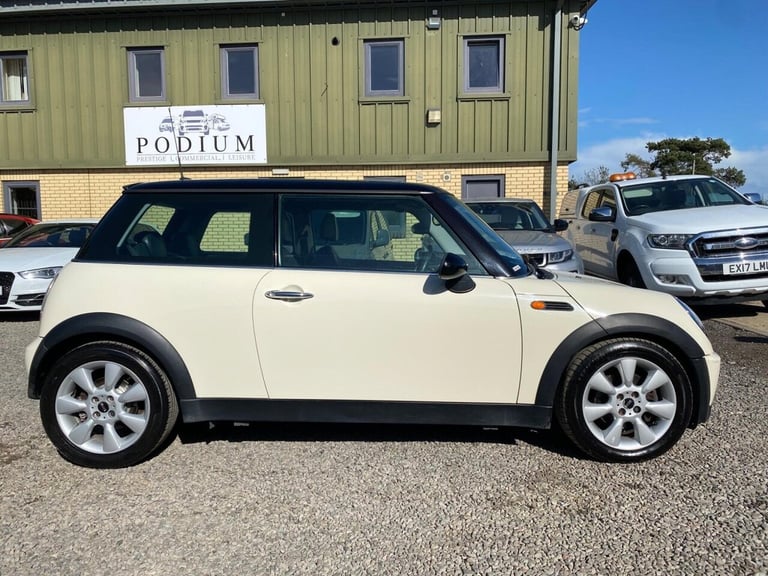 2005 MINI Hatch 1.6 Cooper Hatchback 3dr Petrol Manual Euro 4 (116 bhp) Hatchback Petrol Manual