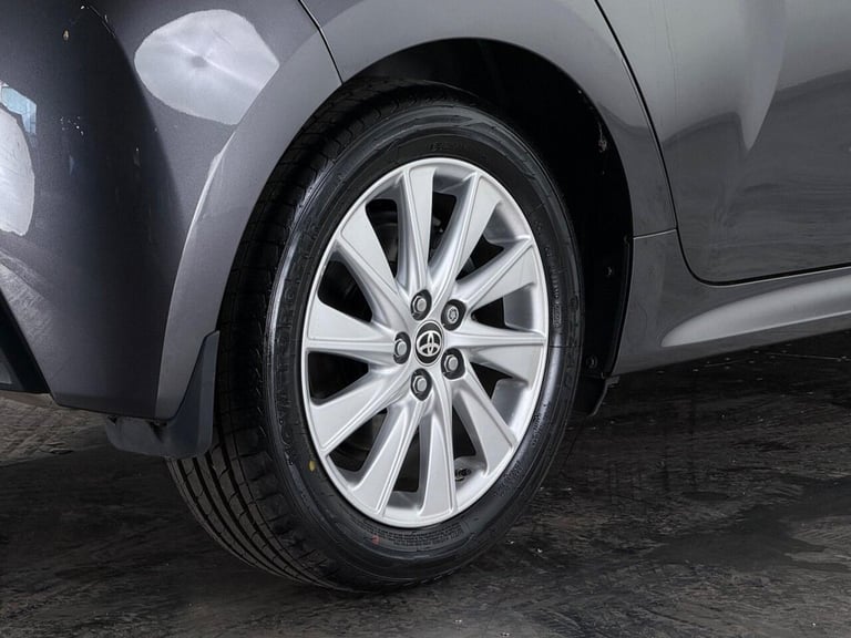 2022 Toyota Yaris 1.5 VVT-h Icon E-CVT Euro 6 (s/s) 5dr Hatchback PETROL/ELECTRIC Automatic