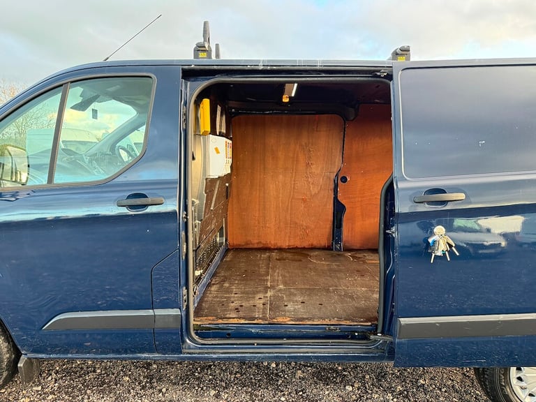 2013 Ford Transit Custom 2.2 TDCi 330 Trend Panel Van 5dr Diesel Manual L2 H1 (197 g/km, 123 bhp)...