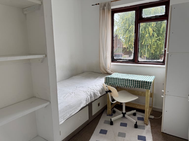 single room in a house in Englefield Green