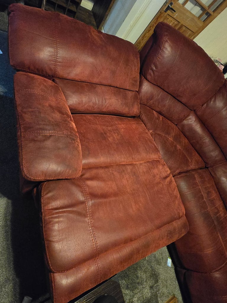 Reclinable sofa,  reversible L-shape, 2 recliners, good condition