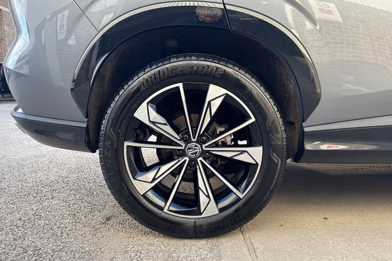 2024 MG MG HS 106290 Hatchback Petrol Manual