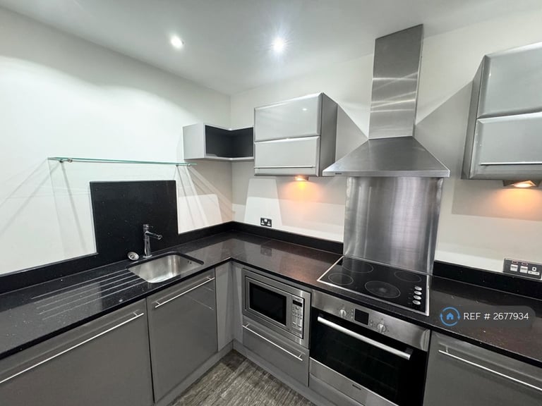 2 bedroom flat in Park View, Cardiff, CF10 (2 bed) (#2677934)