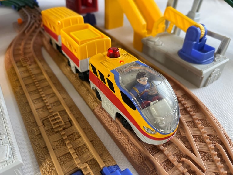 Bundle - Fisher Price Geo Trax, Tomica Hypercity 85400 