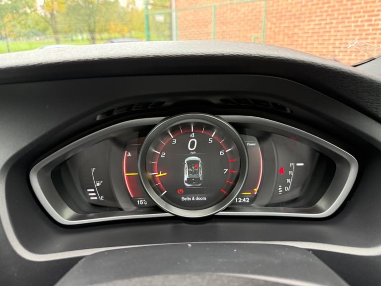 2019 Volvo V40 1.5 T3 R-Design Edition Auto Euro 6 (s/s) 5dr HATCHBACK Petrol Automatic