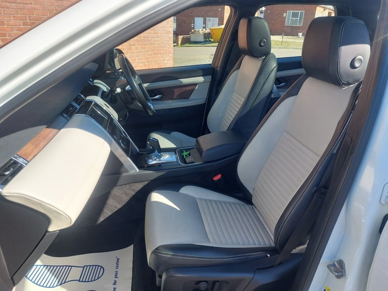 2020 70 Land Rover Discovery Sport P300e HSE R-Dynamic 1.5 Hybrid Auto PHEV