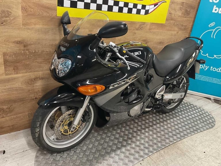 SUZUKI GSX600F