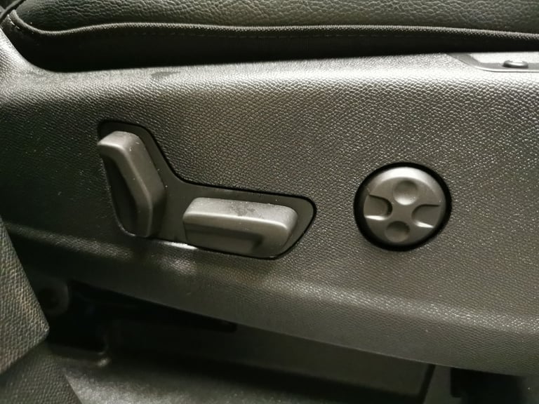 2022 DS Automobiles DS 7 Crossback 1.5 BlueHDi Performance Line + Crossback 5dr Diesel EAT8 Euro ...