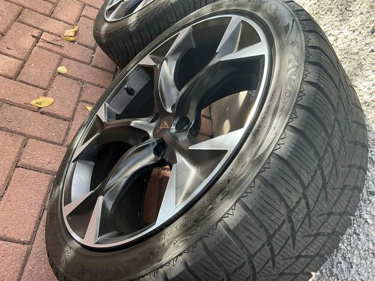 Set of 4 Cupra Formentor 19 inch Alloys with winter tyres