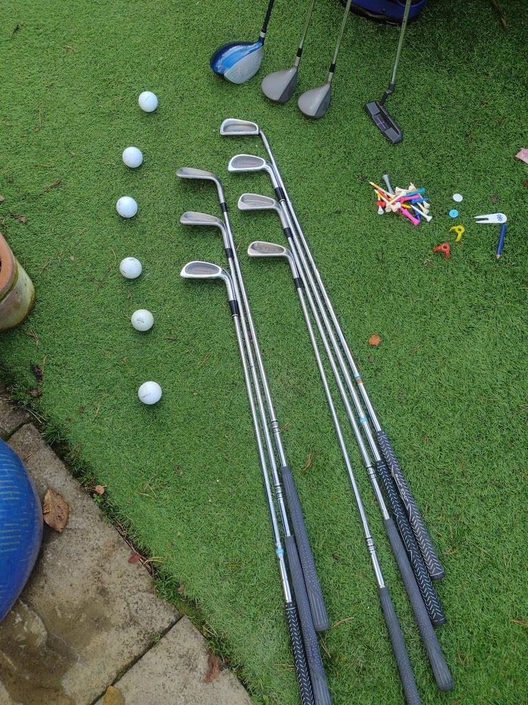 image for SET OF LADIES WILSON MIX GOLF CLUBS + BRAND NEW PRO DRIVE GOLF BAG + FREE EXTRAS 