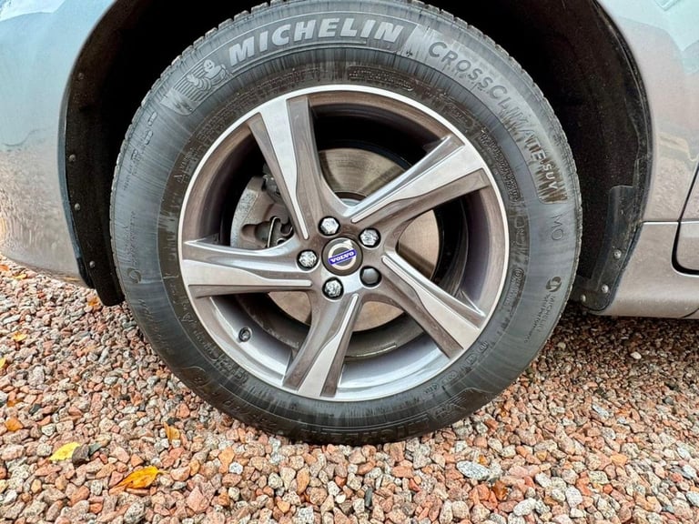 2016 65 VOLVO XC60 2.0 D4 R-DESIGN LUX NAV SUV 5DR DIESEL AUTO EURO 6 (S/S) (190