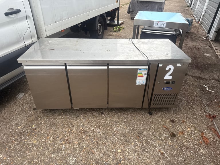 Commercial undercounter fridge 3 doors cafe restaurant 