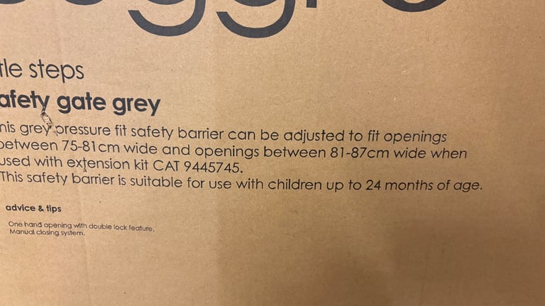 Brand new baby/puppy gate 