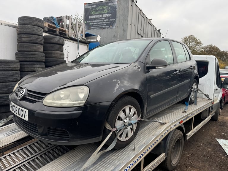Volkswagen Golf mk5 1.6 fsi 2006 black BREAKING FOR PARTS 