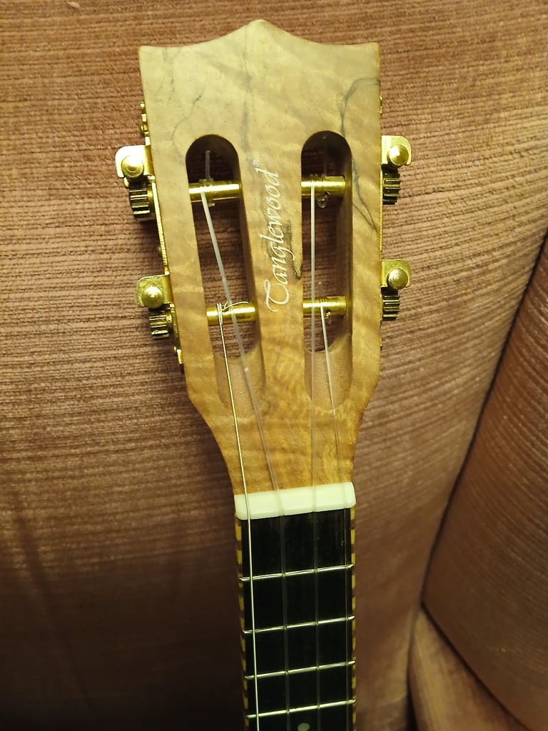 Tangle wood ukulele