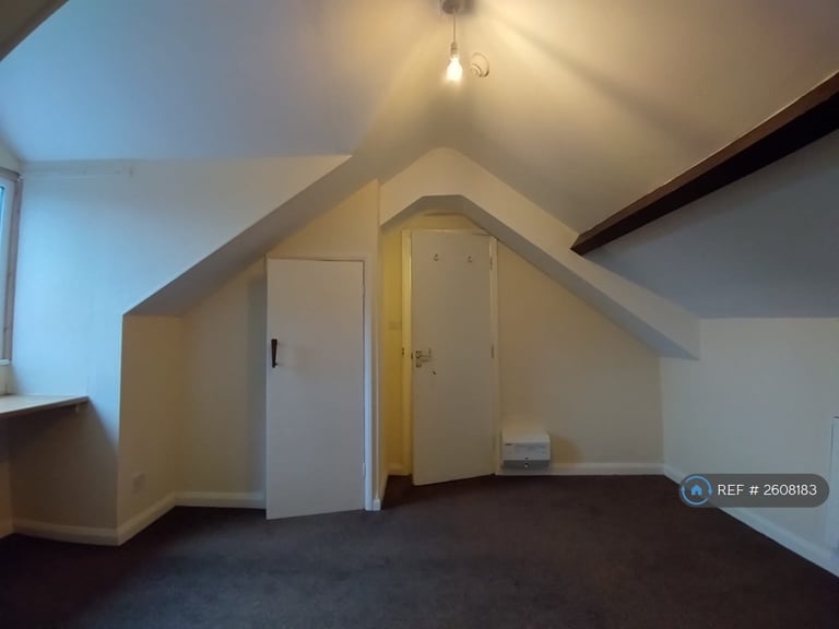 1 bedroom flat in Craig Walk, Bowness On Windermere, LA23 (1 bed) (#2608183)
