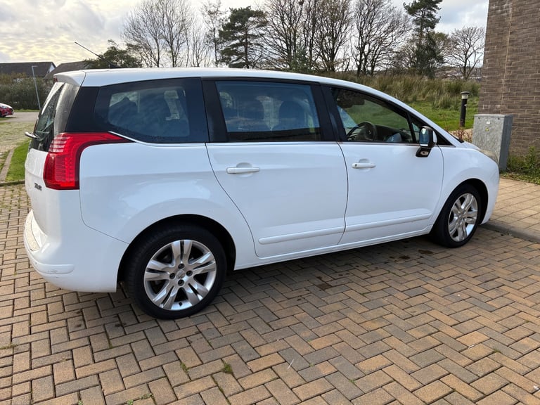 Peugeot, 5008, MPV, 2012, Manual, 1560 (cc), 5 doors