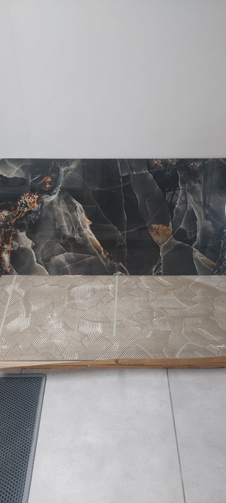 8 extra large tiles