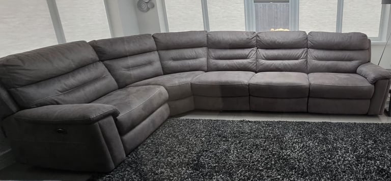 Recliner corner sofa