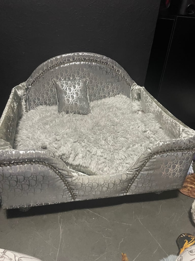 Bling Dior dog bed with cushion and fluffy blanket 