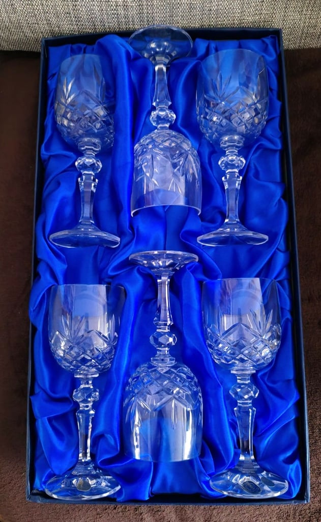 BOHEMIA CRYSTAL WINE GLASSES BOX OF 6 NEW !