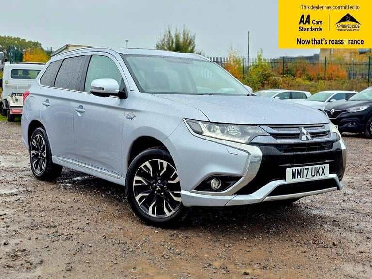 image for 2017 Mitsubishi Outlander 2.0h 12kWh 4h SUV 5dr Petrol Plug-in Hybrid CVT 4WD Euro 6 (s/s) (200 p...