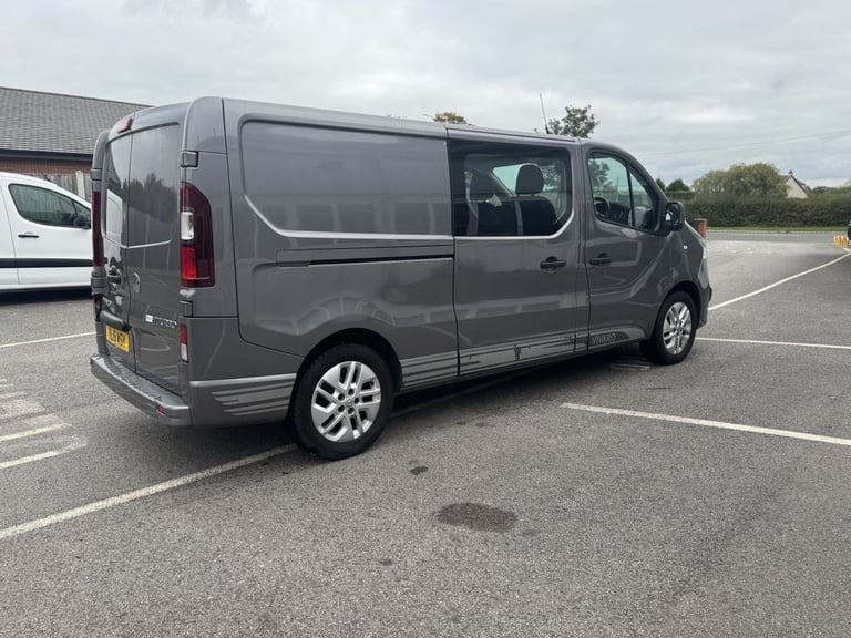 2019 Vauxhall Vivaro 1.6 CDTi 2900 BiTurbo ecoTEC Limited Edition Nav Crew Van Double Cab 5dr Di ...