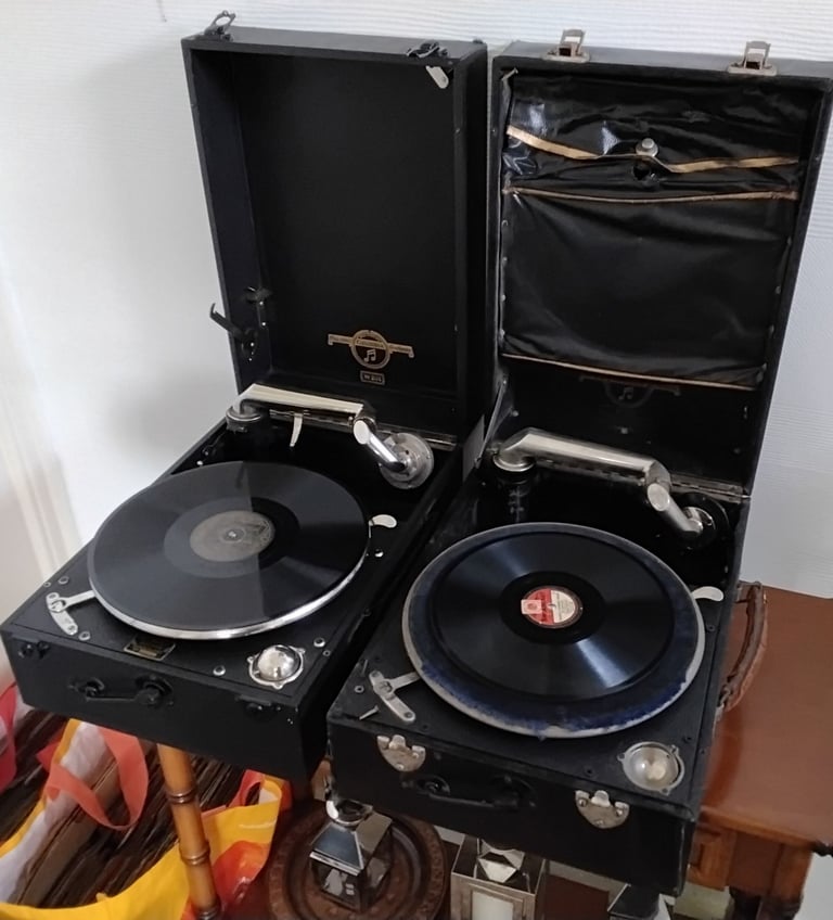 Colombia gramophone/grafonola player + 78s vynal,no dispatch,viewing Gateshead 