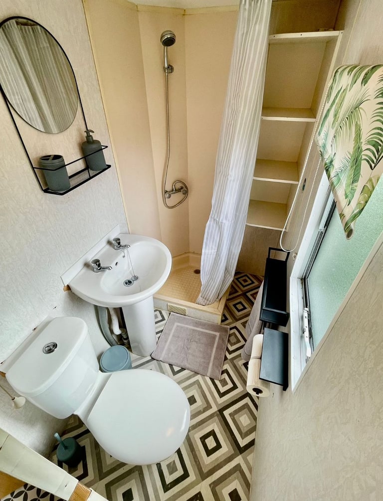 1, 2 & 3 bedroom Mobile Homes to Rent near Salisbury. (Inc. Garden, Car Park) 