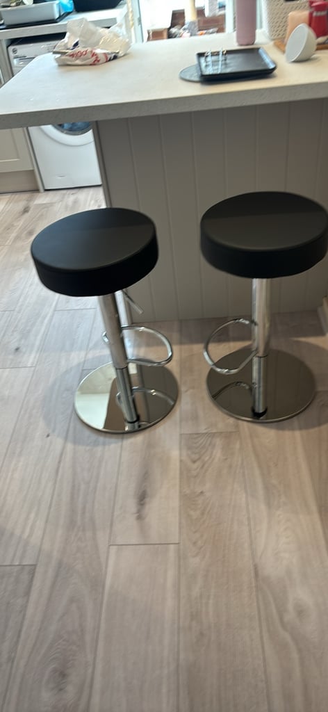 image for ADJUSTABLE KITCHEN COUNTER STOOLS 