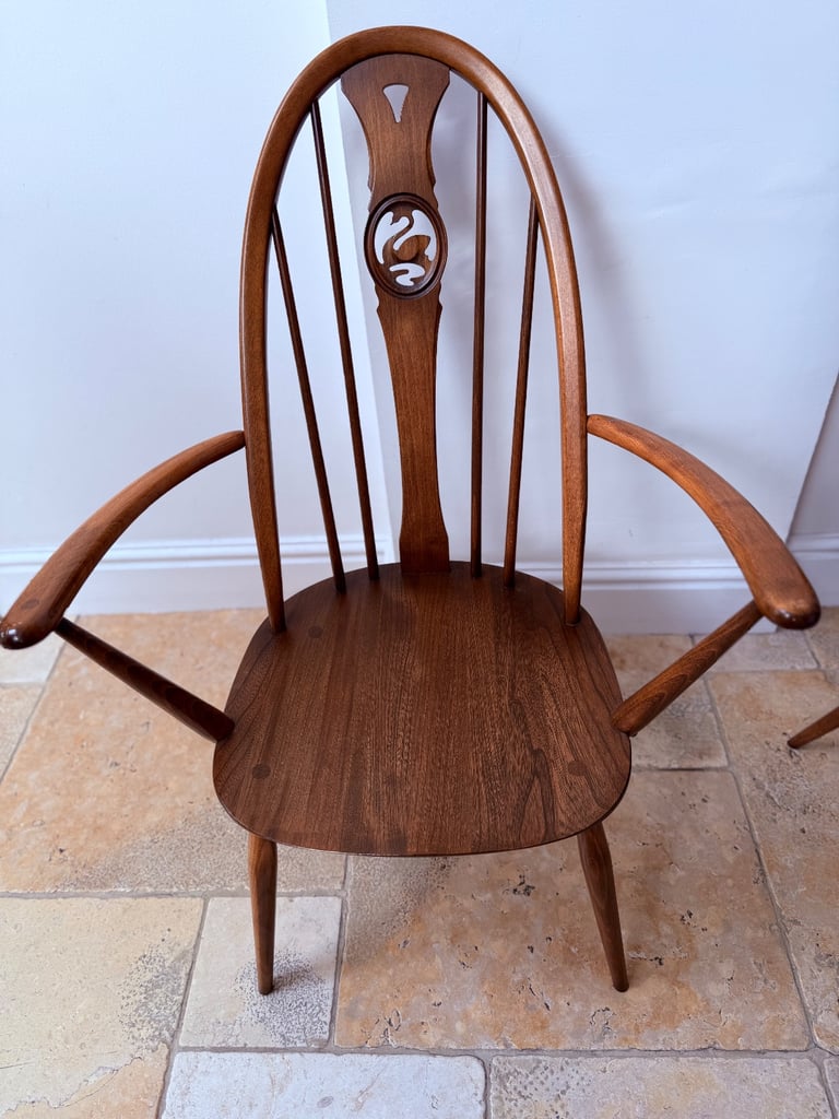 Ercol Extending Dining Table & 4 Chairs