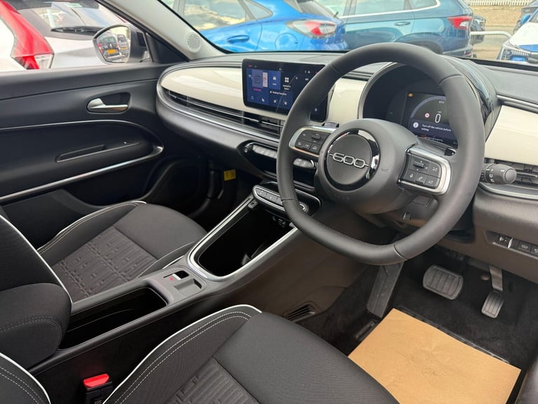 2025 Fiat 600 1.2 MHEV SUV 5dr Petrol Hybrid e-DCT Euro 6 (s/s) (100 ps) HATCHBACK Petrol/Electri...