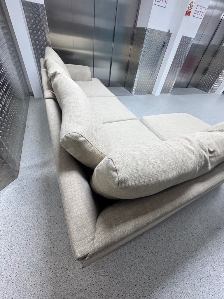 🚚 FREE DELIVERY- Beige Corner Sofa