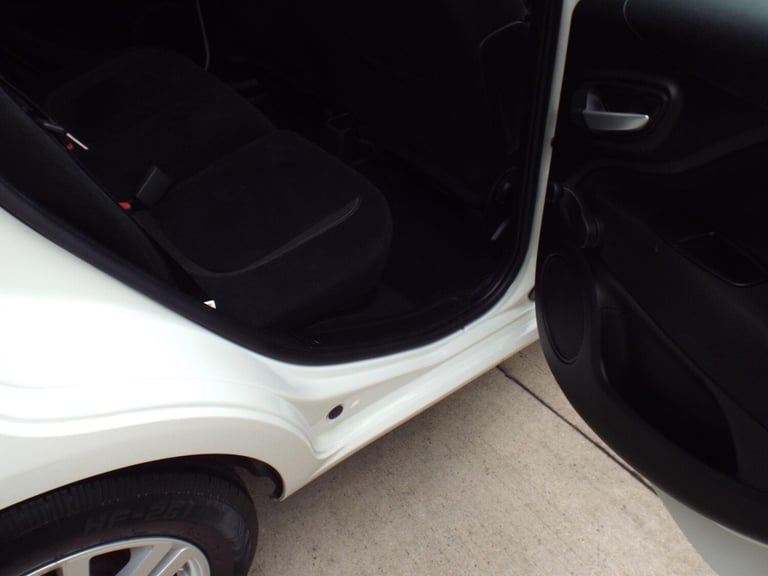 2014 Fiat Punto 1.2 Easy Euro 6 5dr HATCHBACK Petrol Manual