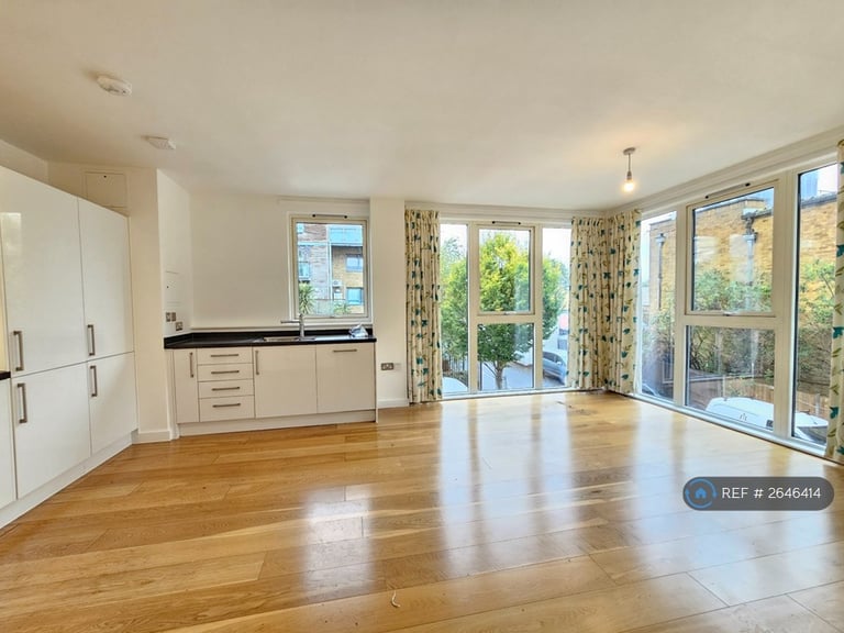 2 bedroom flat in Saw Mill Way, London, N16 (2 bed) (#2646414)