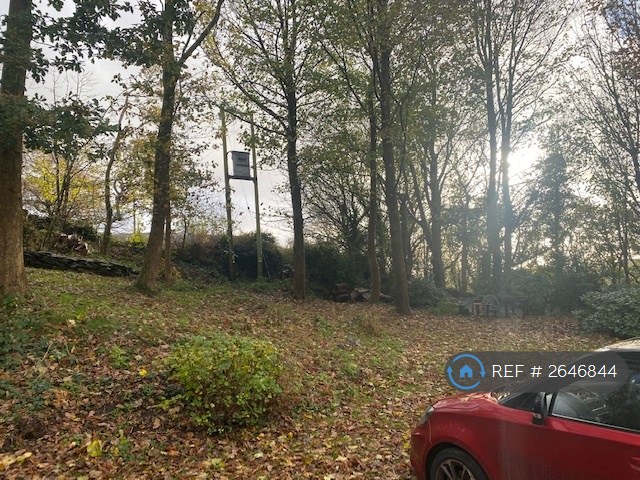 1 bedroom flat in Garth-Mor Court, Neath, SA11 (1 bed) (#2646844)
